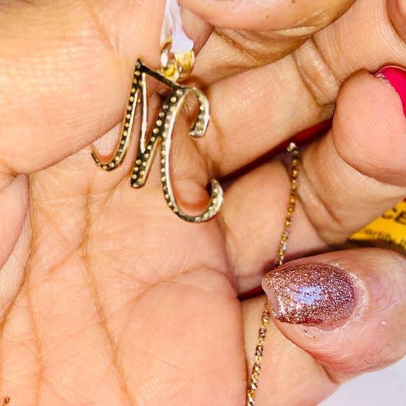 10k solid gold Real Genuine Diamond M initial pendant Not plated, FREE APPRAISAL - Picture 6 of 8